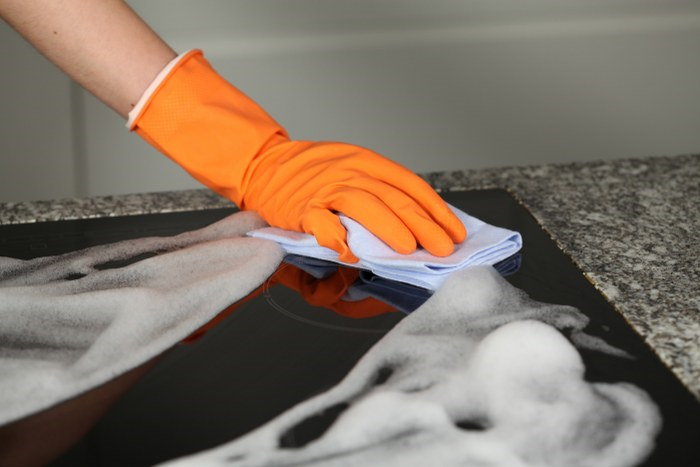 electric stovetop cleaning