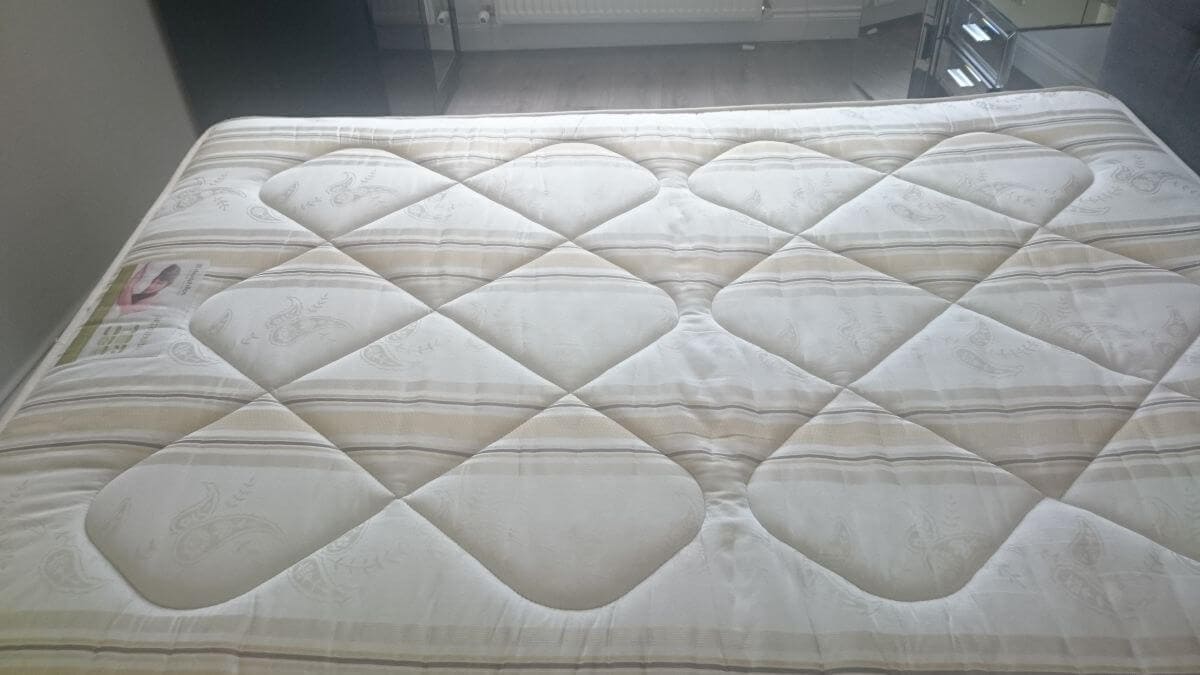 mattresses cleaning DA8 