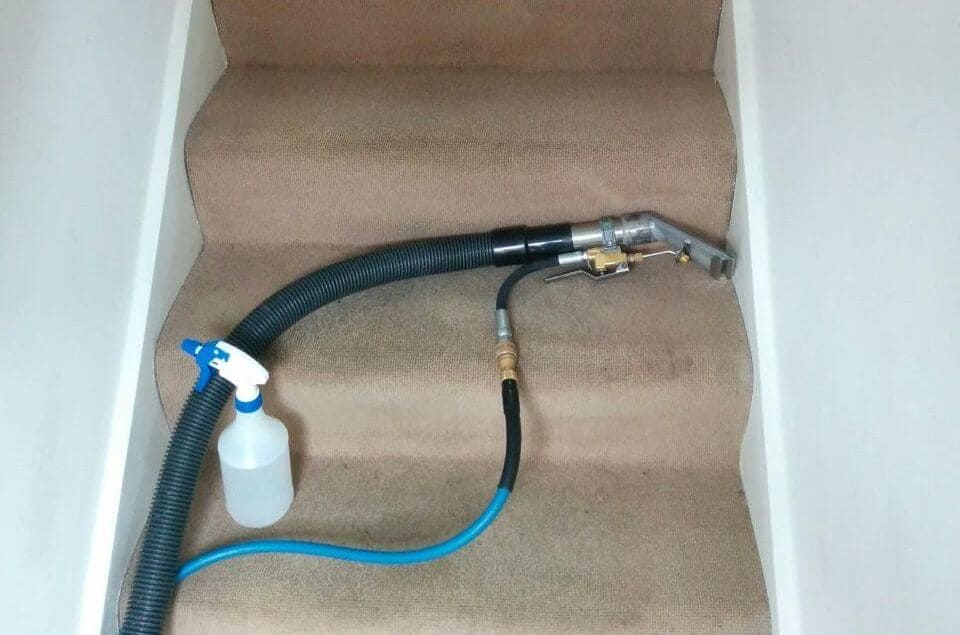 hire a carpet cleaner E14