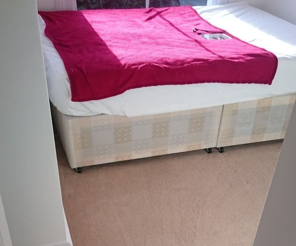 mattresses cleaning TW9